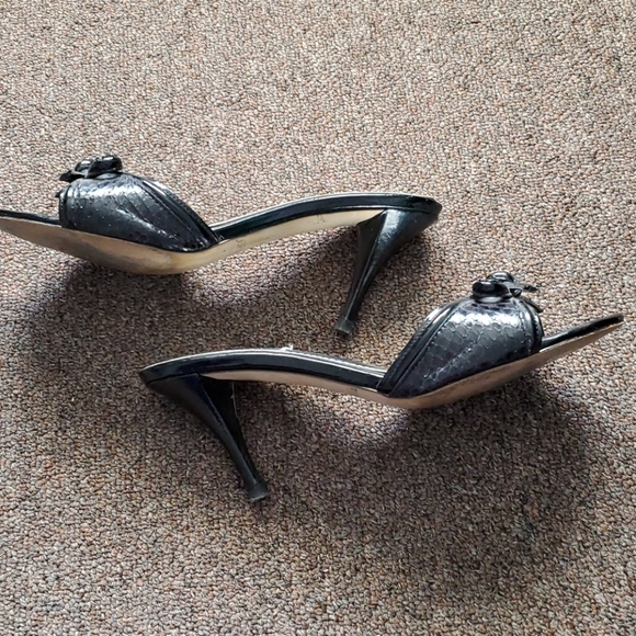 Heels - Picture 3 of 3